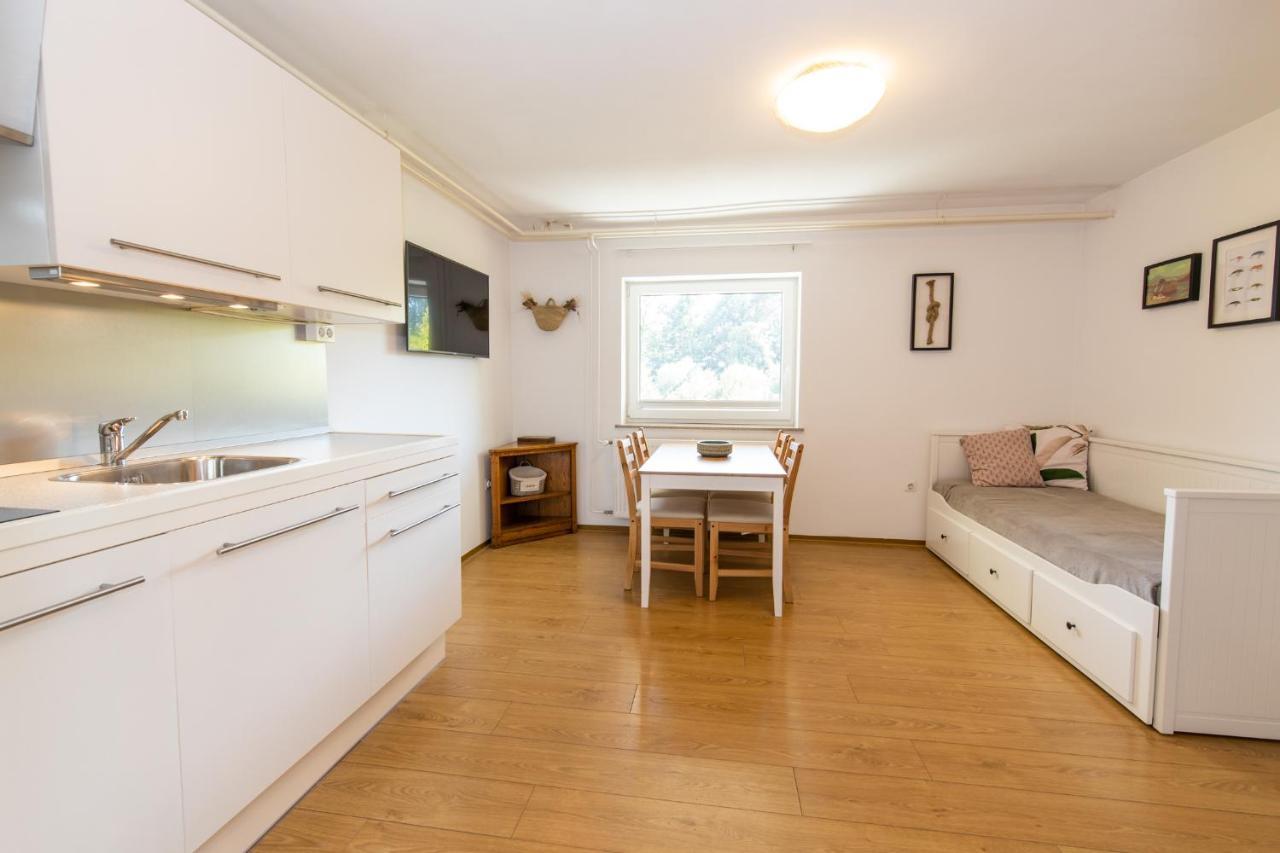 Old Boatman'S House Apartment Блед Екстериор снимка
